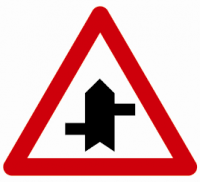 Indicator rutier  Intersecţie cu drumuri fără prioritate, decalate